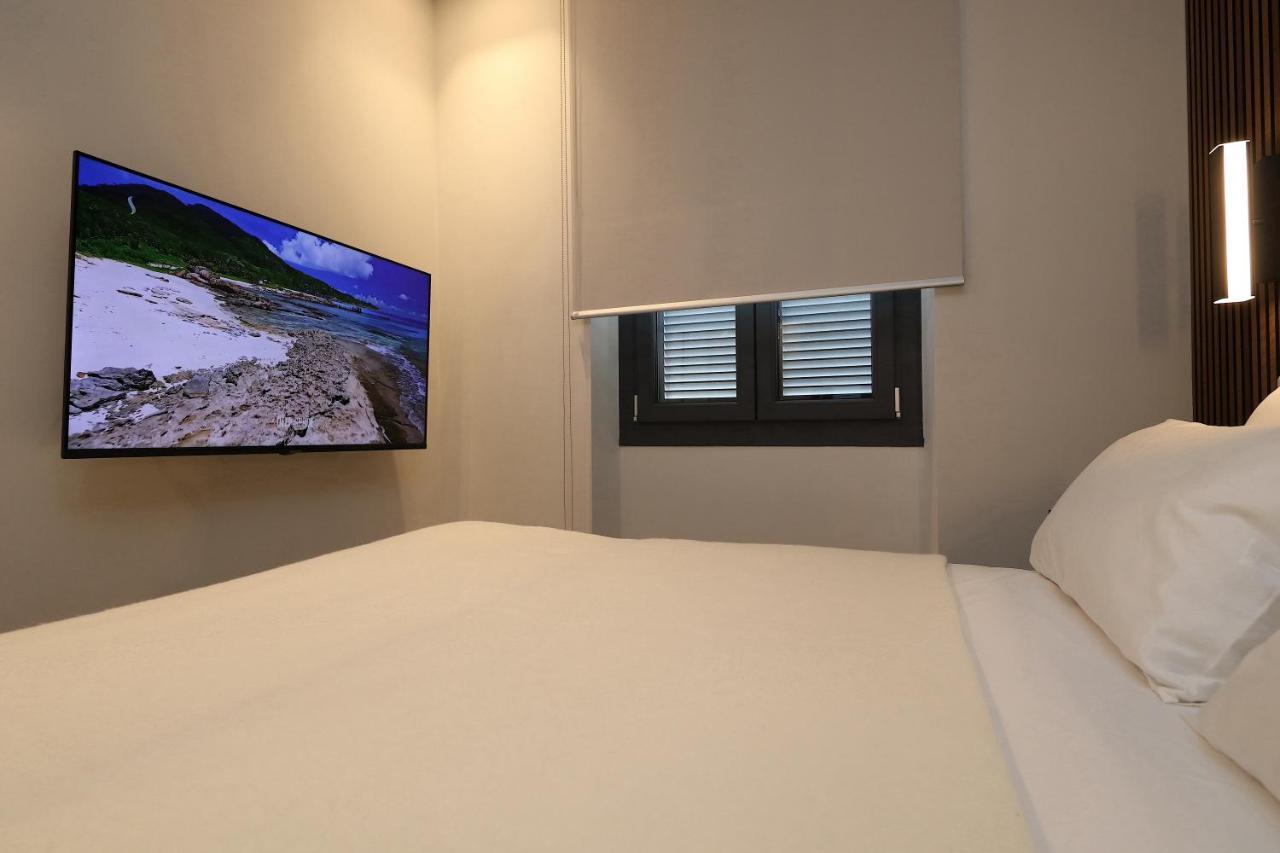 Renovated & Fully Equipped-Luxurious-2Room Fontana Suite, It Just Doesn'T Get Any Better! Ольбия Экстерьер фото